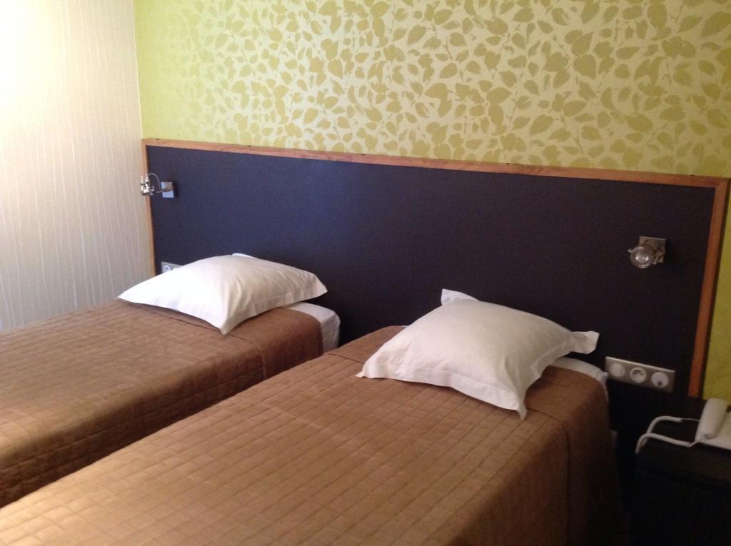 Hotel La Gibeciere Lohéac Zimmer foto