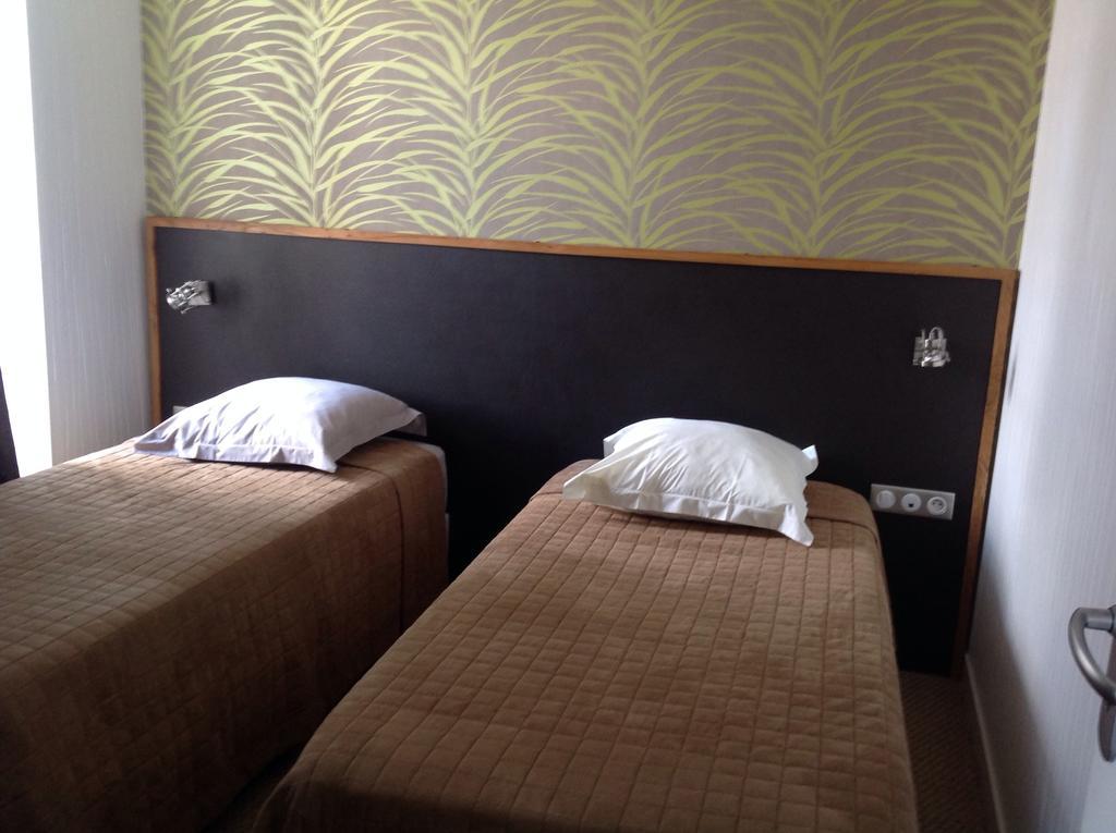 Hotel La Gibeciere Lohéac Zimmer foto