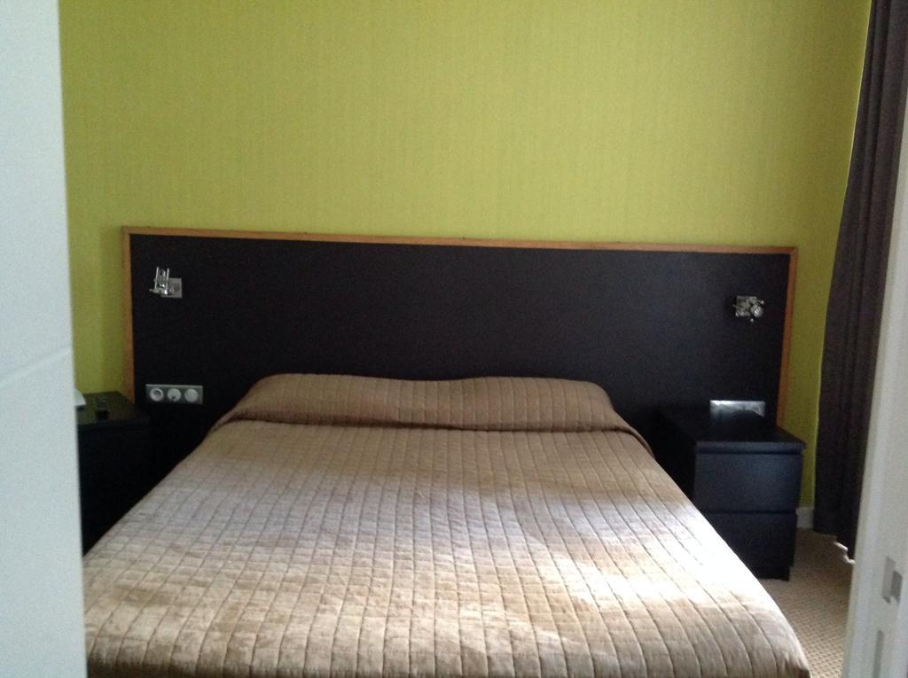 Hotel La Gibeciere Lohéac Zimmer foto